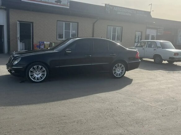 2008 Mercedes-Benz E-Класс 280 III (W211, S211) Рестайлинг, чёрный, 1200000 рублей - вид 5