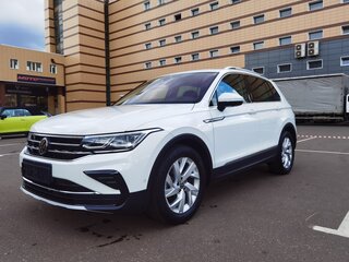 2023 Volkswagen Tiguan II Рестайлинг, белый, 3450000 рублей, вид 1