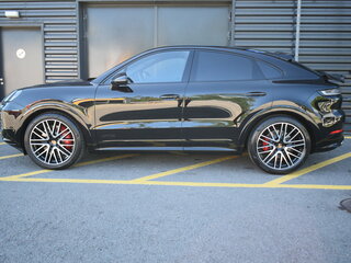 2026 Porsche Cayenne GTS Coupé III Рестайлинг, чёрный, 24800000 рублей, вид 2