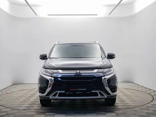 2019 Mitsubishi Outlander III Рестайлинг 3, чёрный, 1600000 рублей, вид 2