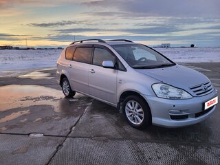 2004 Toyota Avensis Verso I Рестайлинг, серебристый, 750000 рублей, вид 3