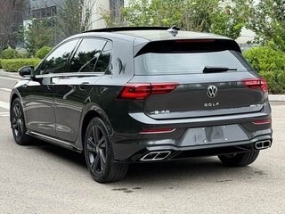 2022 Volkswagen Golf VIII, чёрный, 1550000 рублей, вид 3