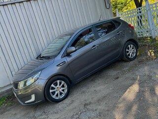 2013 Kia Rio 5-speed III, серый, 775000 рублей, вид 3