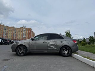 2010 Kia Cerato 5-speed II, серый, 600000 рублей, вид 4
