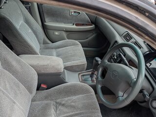 1997 Toyota Mark II Qualis VIII (X100), белый, 330000 рублей, вид 5