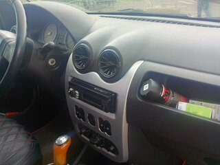 2013 Renault Logan I Рестайлинг, серебристый, 220000 рублей, вид 3