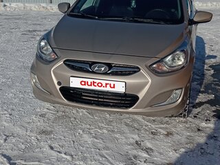 2011 Hyundai Solaris I, бежевый, 630000 рублей, вид 1