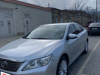 2011 Toyota Camry Japan Market VII (XV50), серебристый, 1700000 рублей, вид 3