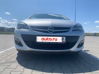 2015 Opel Astra J Рестайлинг, серебристый, 1400000 рублей, вид 3