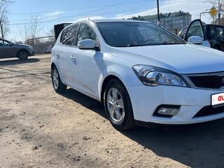 2011 Kia Ceed I Рестайлинг, белый, 659000 рублей, вид 3