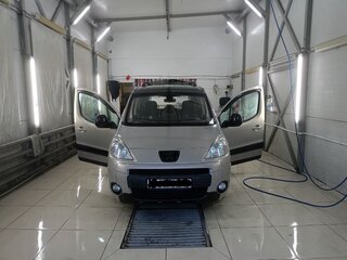 2009 Peugeot Partner II, бежевый, 490000 рублей, вид 3
