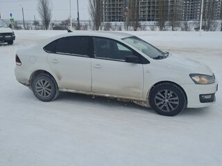 2019 Volkswagen Polo V Рестайлинг, белый, 900000 рублей, вид 2