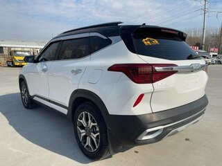 2023 Kia KX3, белый, 1890000 рублей, вид 5