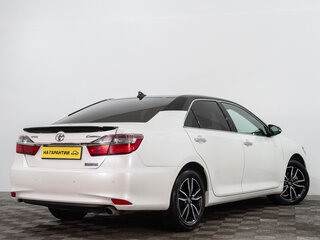 2017 Toyota Camry VII (XV50) Рестайлинг 2, белый, 1899000 рублей, вид 4