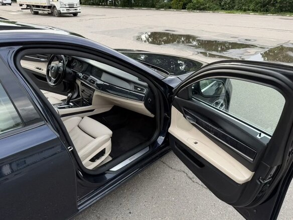 2008 BMW 7 серии 750i V (F01/F02/F04), синий - вид 9