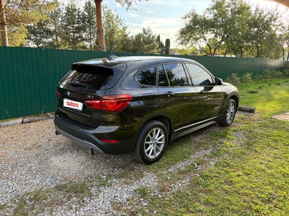 2015 BMW X1 20i sDrive II (F48), коричневый, 2350000 рублей - вид 2