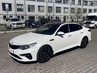 2019 Kia Optima IV Рестайлинг, белый, 2099000 рублей, вид 2