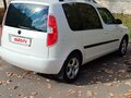 2012 Skoda Roomster I Рестайлинг, белый, 750000 рублей - вид 4