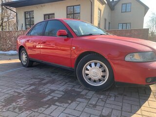 2000 Audi A4 I (B5) Рестайлинг, красный, 330000 рублей, вид 2