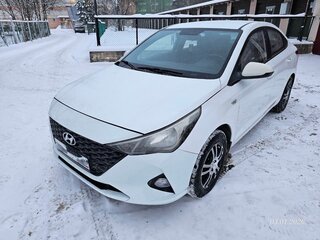 2019 Hyundai Solaris II, белый, 888000 рублей, вид 4
