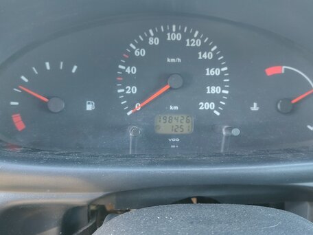 1998 Nissan Micra II (K11), зелёный, 225000 рублей, вид 4