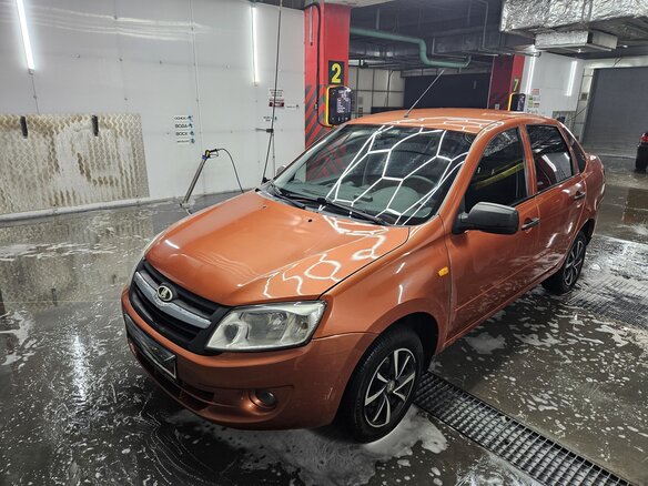 2014 Lada (ВАЗ) Granta I, оранжевый, 350000 рублей