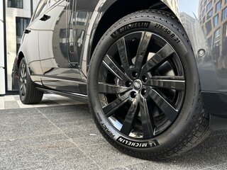 2023 Land Rover Range Rover P400 MHEV V, серый, 14990000 рублей, вид 4