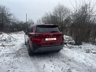 2022 Nissan Rogue III, красный, 1650000 рублей, вид 2