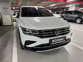 2022 Volkswagen Tiguan II Рестайлинг, серебристый, 2900000 рублей, вид 1
