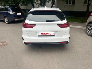 2024 Kia Ceed III Рестайлинг, белый, 2300000 рублей, вид 3