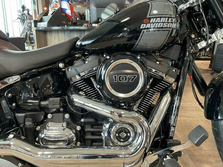 2021 Harley-Davidson Sport Glide, чёрный, 2850000 рублей, вид 2