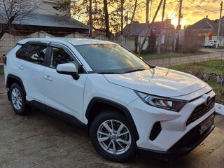 2020 Toyota RAV4 V (XA50), белый, 3050000 рублей, вид 1