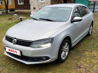2011 Volkswagen Jetta VI, серебристый, 900000 рублей, вид 1