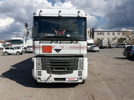 2002 Renault Magnum, белый, 3100000 рублей, вид 2