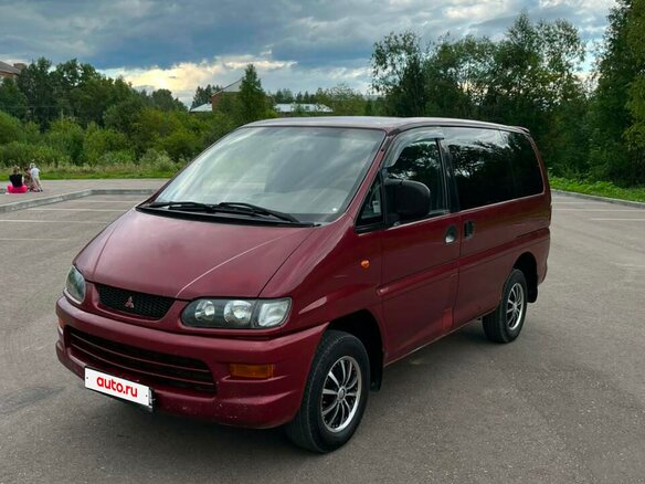 2000 Mitsubishi Space Gear I Рестайлинг, красный, 565000 рублей