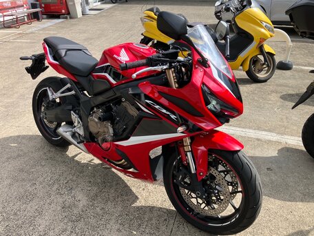 2021 Honda CBR 650R, красный, 749000 рублей, вид 4