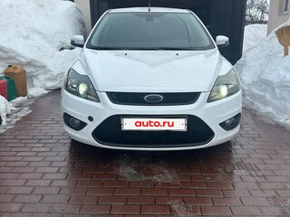 2010 Ford Focus II Рестайлинг, белый, 650000 рублей, вид 1