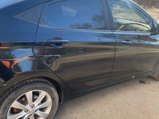 2011 Hyundai Solaris I, чёрный, 900000 рублей, вид 4