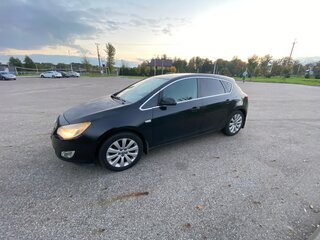 2010 Opel Astra J, чёрный, 560000 рублей, вид 4