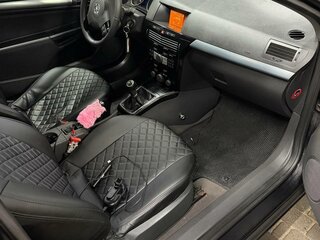 2008 Opel Astra GTC H Рестайлинг, чёрный, 170000 рублей, вид 5