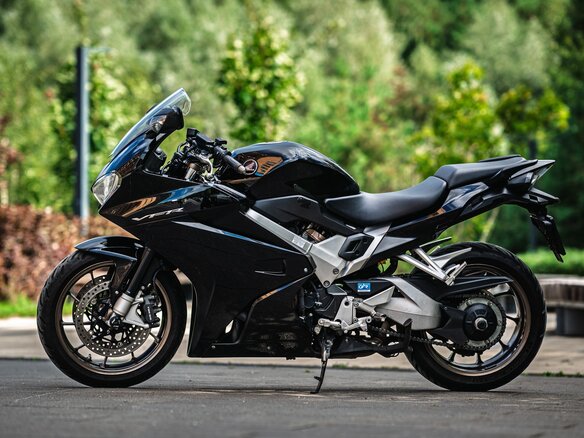 2014 Honda VFR 800, чёрный, 666000 рублей - вид 1