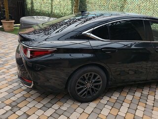 2021 Lexus ES 200 VII Рестайлинг, чёрный, 3750000 рублей, вид 3