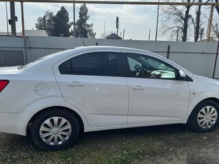 2015 Chevrolet Aveo II, белый, 730000 рублей, вид 4