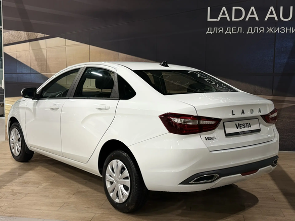 2026 Lada (ВАЗ) Vesta I Рестайлинг (NG), белый, 1685000 рублей - вид 3
