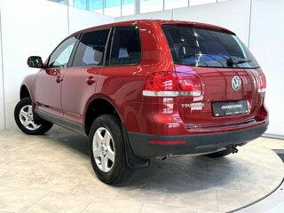 2003 Volkswagen Touareg I, красный, 855000 рублей, вид 3