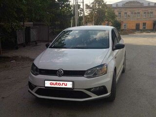 2016 Volkswagen Polo V Рестайлинг, белый, 1600000 рублей, вид 2
