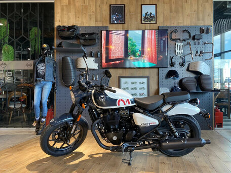 2026 Royal Enfield Shotgun, белый, 741000 рублей, вид 1