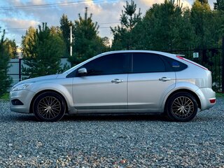 2010 Ford Focus II Рестайлинг, серебристый, 559000 рублей, вид 3