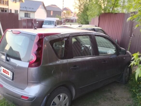 2013 Nissan Note I Рестайлинг, серый, 600000 рублей - вид 1