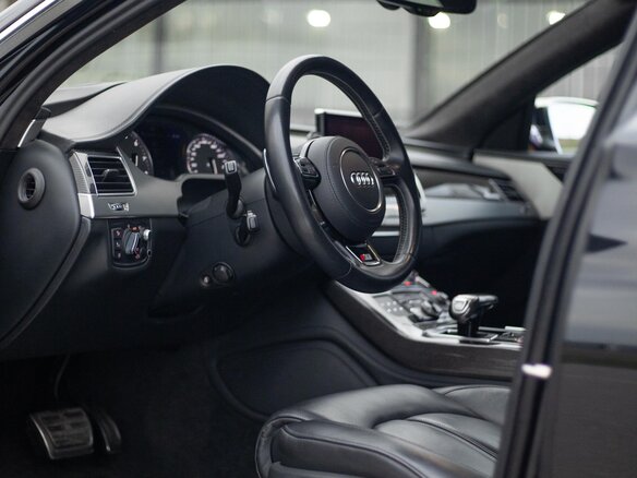 2014 Audi S8 III (D4) Рестайлинг, чёрный, 4500000 рублей - вид 16